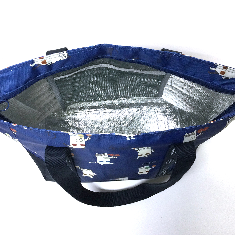 横長タイプの保冷、保温トートBAG。お買い物やレジャーの必須アイテム。保冷剤を入れる大きめポケット付き。