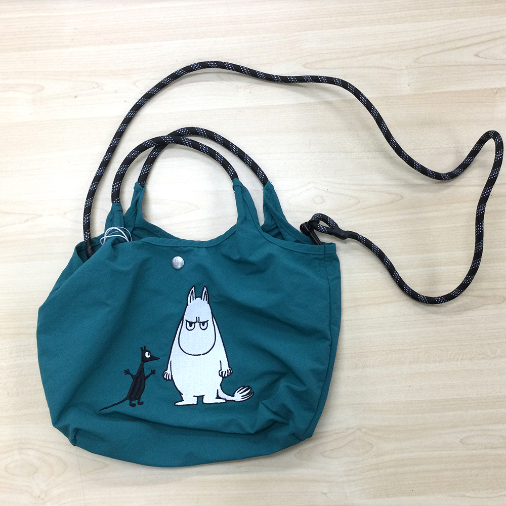 取り外し可能なショルダーストラップ