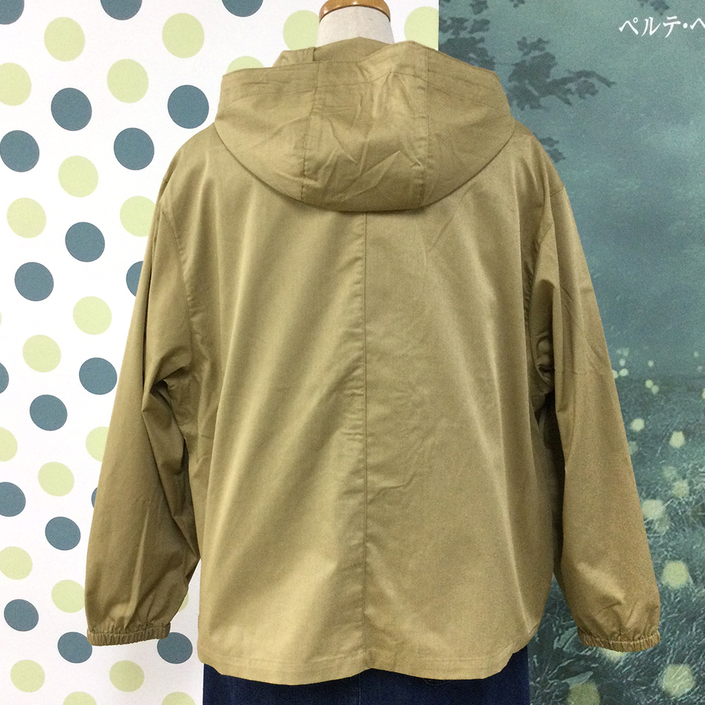 立体的なフードがポイント