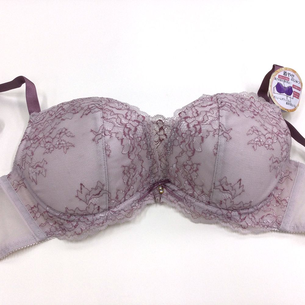 細見え着やせのひみつはフロントパネルとボリュウムダウンパネルが高さと揺れ、脇への横流れを防止