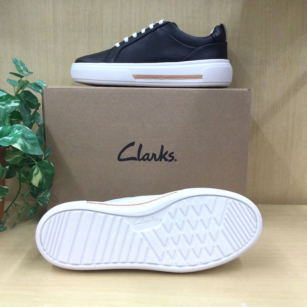 超軽量のコンタークッションは、最適な密度のフォームで圧力を緩和し、歩行を活性化させます。