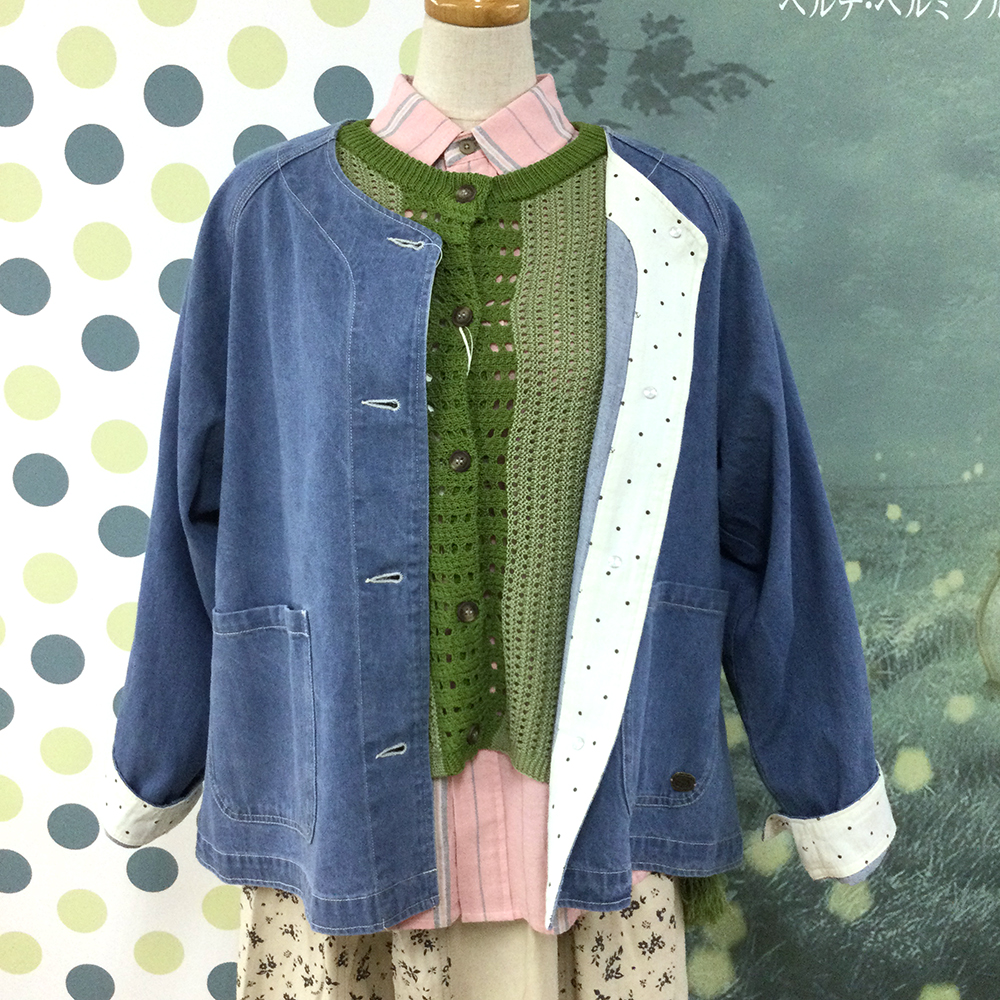 見返し裏のドットプリントがポイント