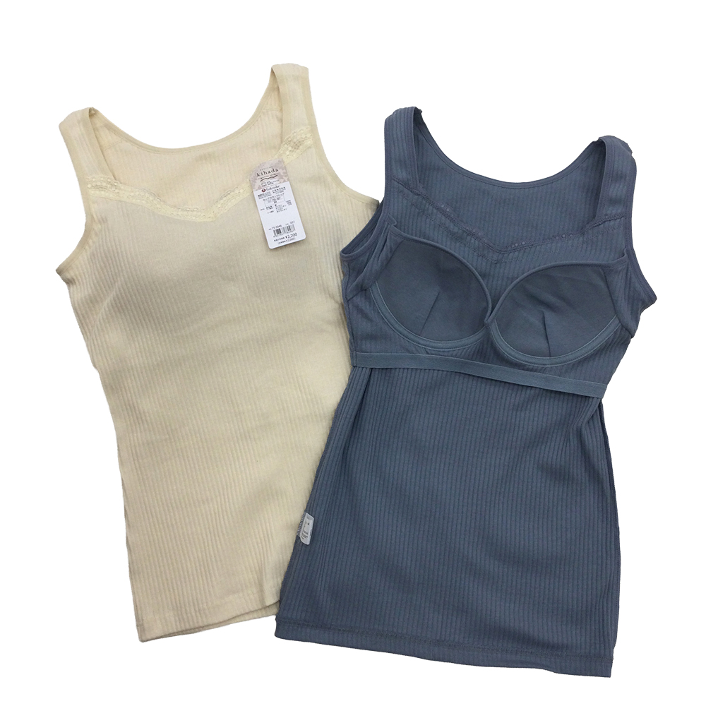 ブラとタンクが1枚になっているので、リラックスタイムや外出にも程よいフィット感で大活躍間違いなし！