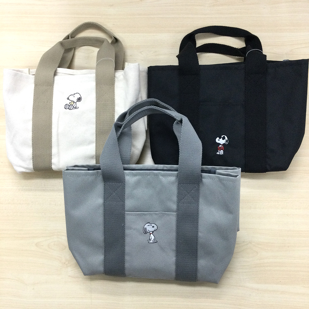 カラー、デザイン数種類あり