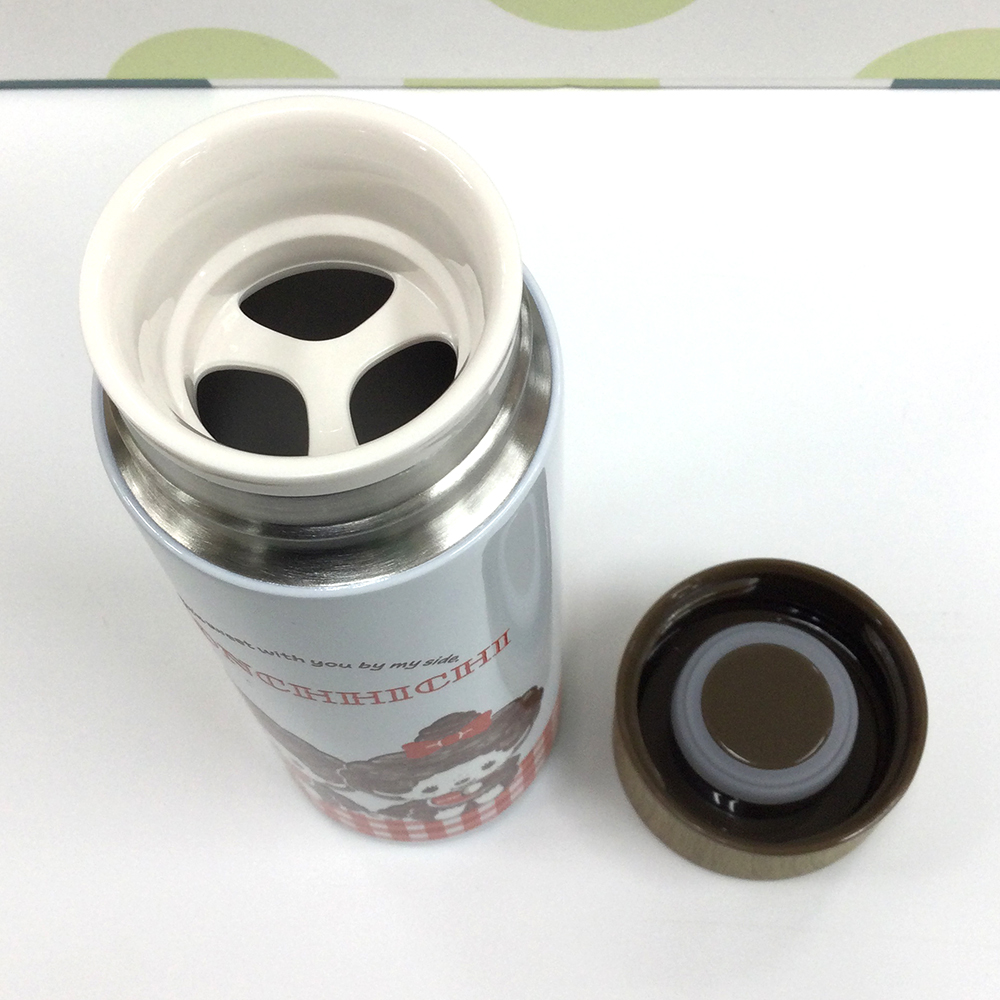 飲みやすい、氷止め付きの飲み口